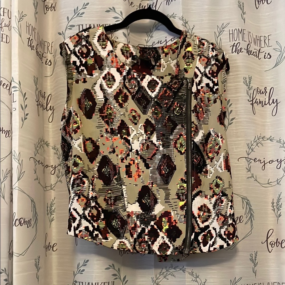 Foreign Exchange Multicolor Patterned Women's Top w/Zipper and cap sleeves